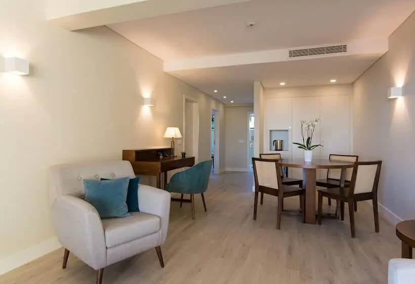 سوئیت پریمیوم با چشم‌انداز استخر, Four Points By Sheraton Sesimbra