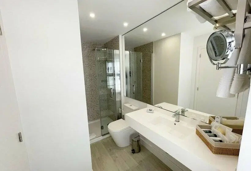 سوئیت پریمیوم با چشم‌انداز دریا, Four Points By Sheraton Sesimbra