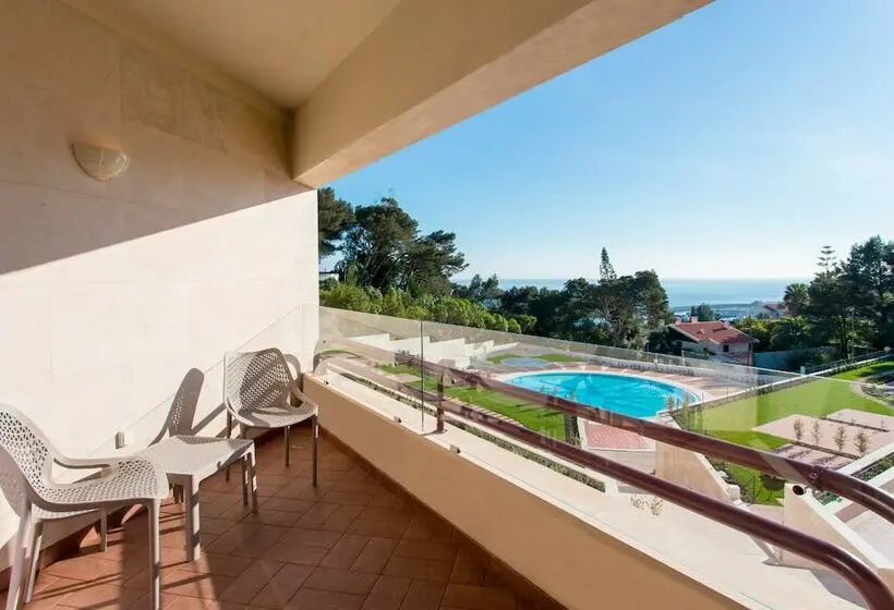 سوئیت پریمیوم با چشم‌انداز استخر, Four Points By Sheraton Sesimbra