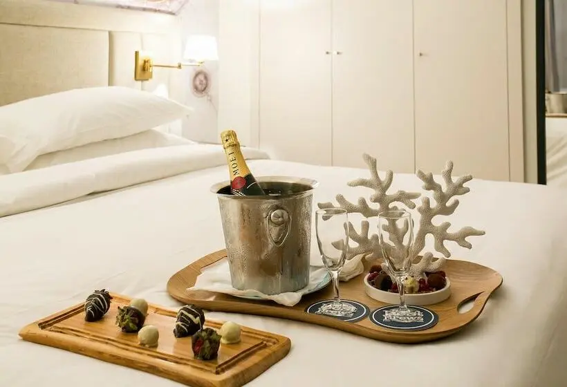 سوئیت پریمیوم با چشم‌انداز استخر, Four Points By Sheraton Sesimbra
