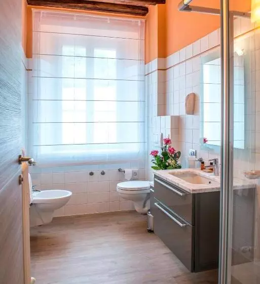 اتاق لوکس با تخت بزرگ, Cortona Resort & Spa