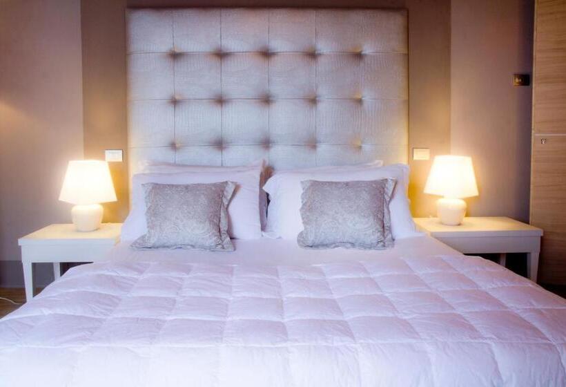 اتاق لوکس با تخت بزرگ, Cortona Resort & Spa