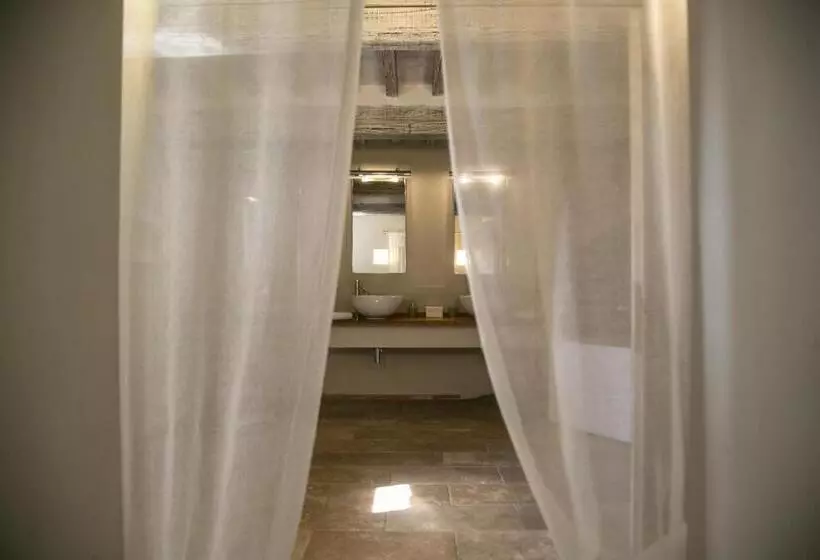 سوئیت جونیور با تخت بزرگ, Cortona Resort & Spa