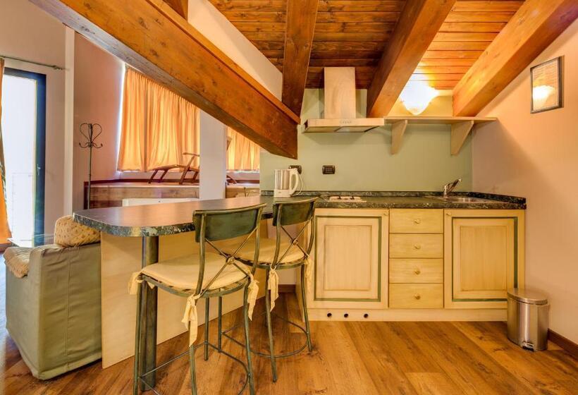 חדר משפחתי, Art & Hotel Aeroporto