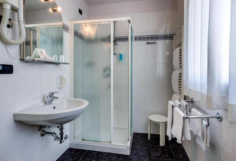 חדר סטנדרט לשלושה, Art & Hotel Aeroporto