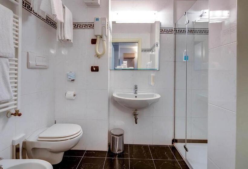 חדר סטנדרט לשלושה, Art & Hotel Aeroporto