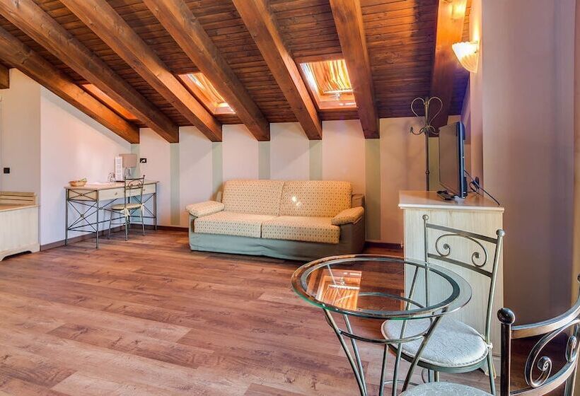 חדר משפחתי, Art & Hotel Aeroporto