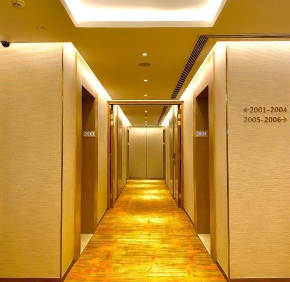 اتاق خانوادگی, Grand Dragon