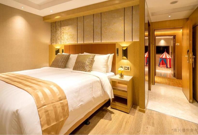 اتاق خانوادگی, Grand Dragon