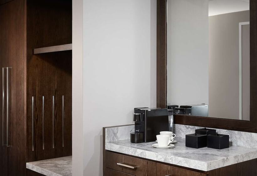 جناح إدارى, Hilton Sydney