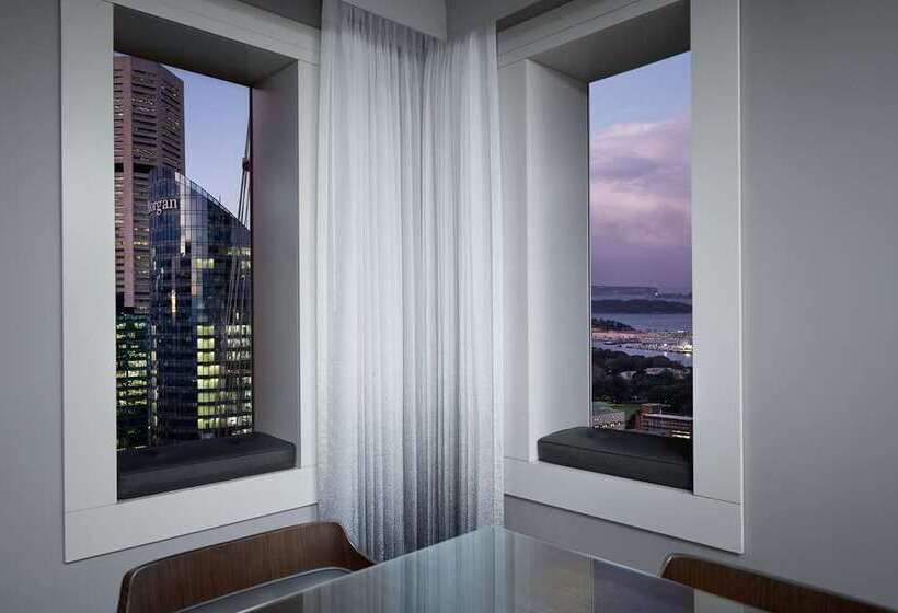 جناح, Hilton Sydney