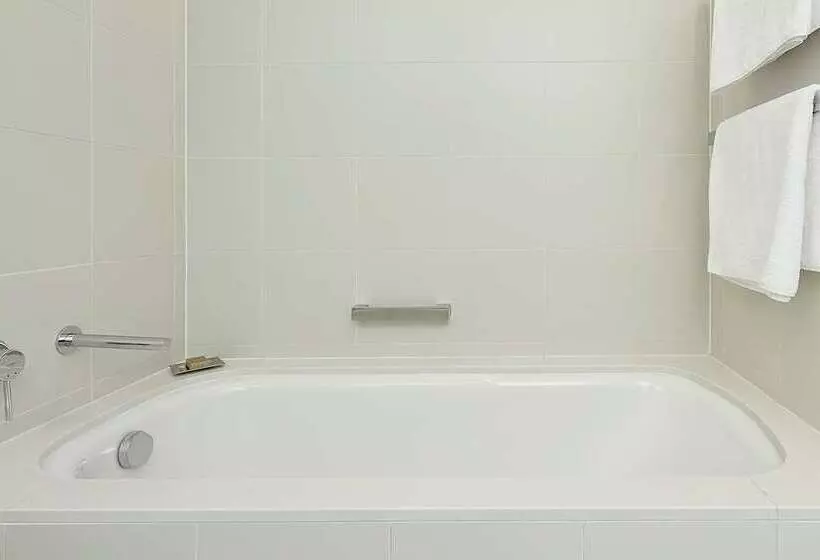 اتاق اجرایی با تخت بزرگ, Hilton Sydney
