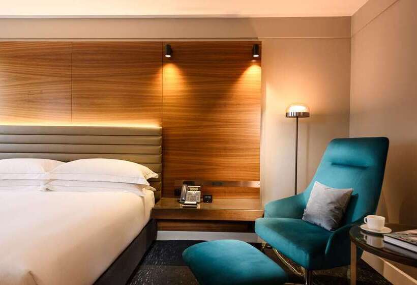 غرفة قياسية سرير كينج, Hilton Sydney