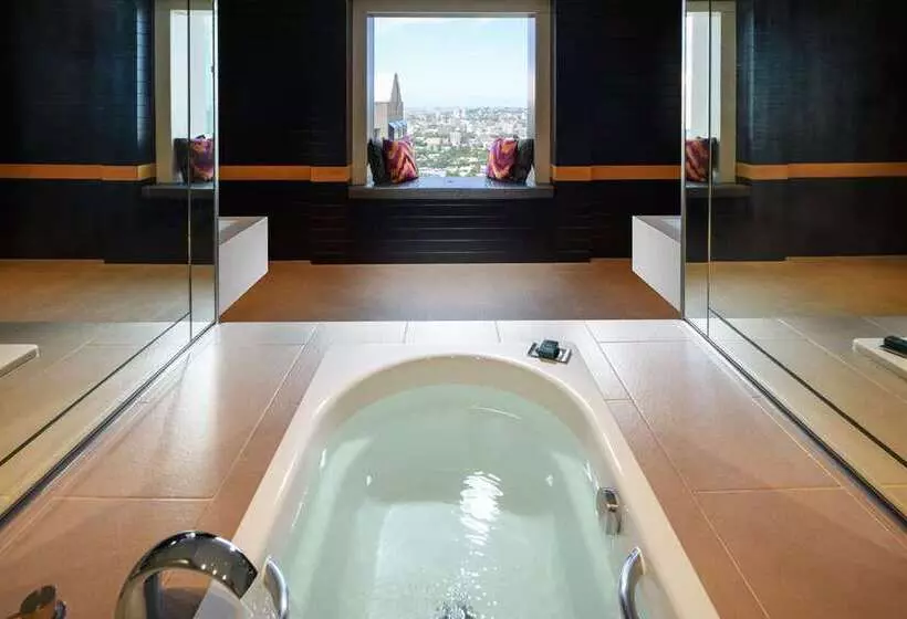 سوییت, Hilton Sydney