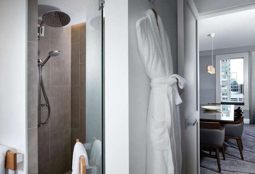 جناح, Hilton Sydney