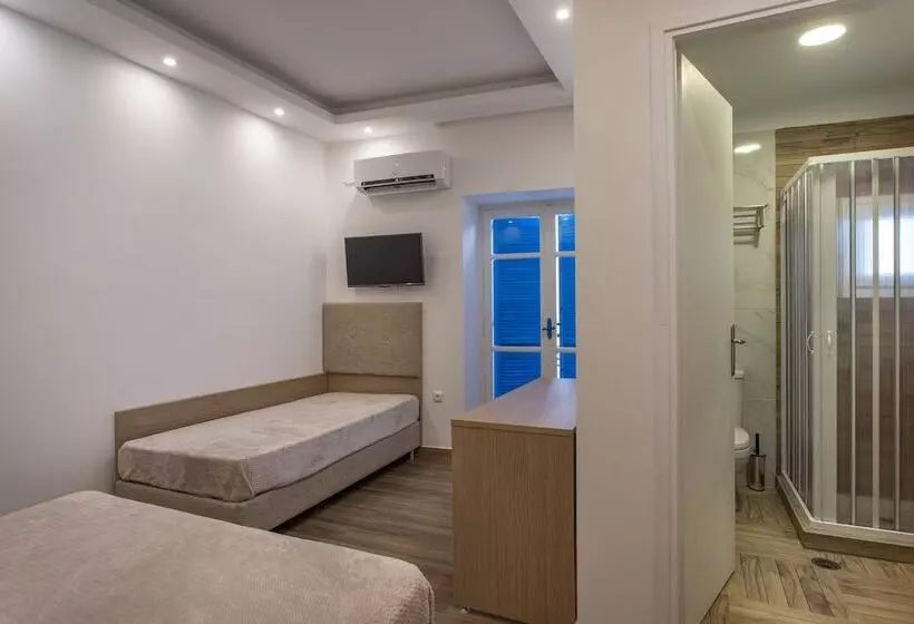 اتاق استاندارد سه نفره, Mare Naxia