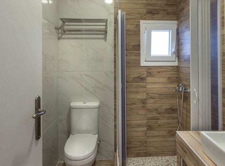 スタンダードトリプルルーム, Mare Naxia