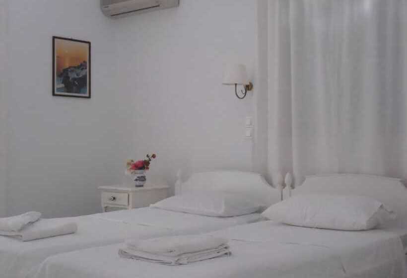 חדר סטנדרט לשלושה, Nissiotiko