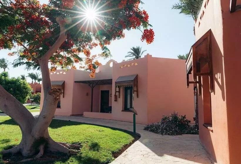 بانگلوی استاندارد, Nubian Village, Families And Couples Only