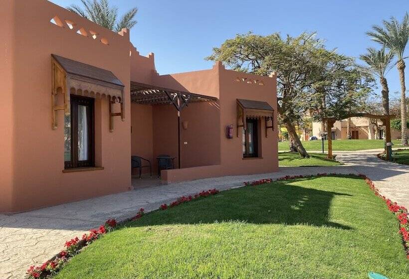 بانگلوی استاندارد, Nubian Village, Families And Couples Only