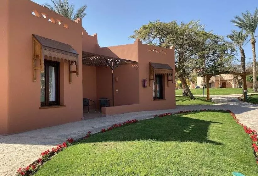 بانگلوی استاندارد, Nubian Village, Families And Couples Only
