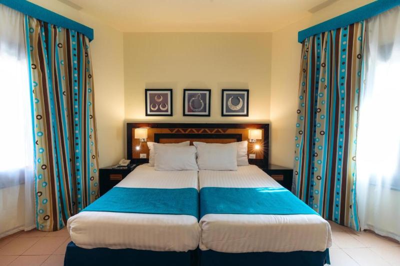 بانگلوی استاندارد, Nubian Village, Families And Couples Only