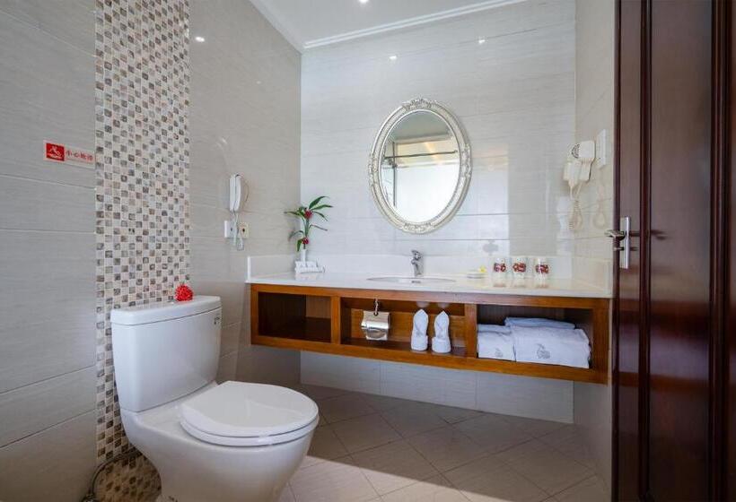 חדר דלוקס נוף לים, Palm Beach Resort & Spa