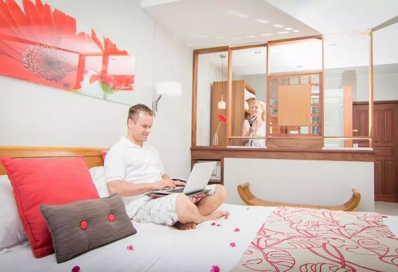 اتاق لوکس, Le Peninsula Bay Beach Resort & Spa