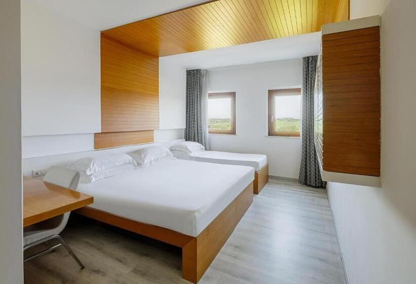 Трехместный Номер Комфорт, Precise House Montaperti Siena