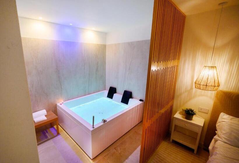 带按摩浴盆的套房, Regiohotel Manfredi