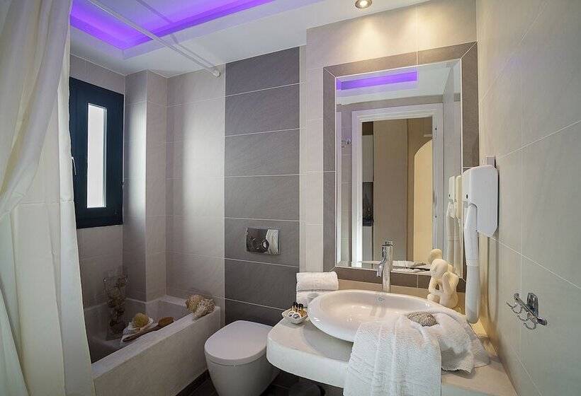 复式房间, Sellada Beach