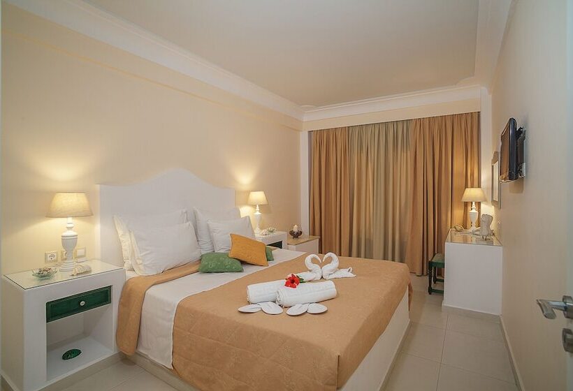 复式房间, Sellada Beach