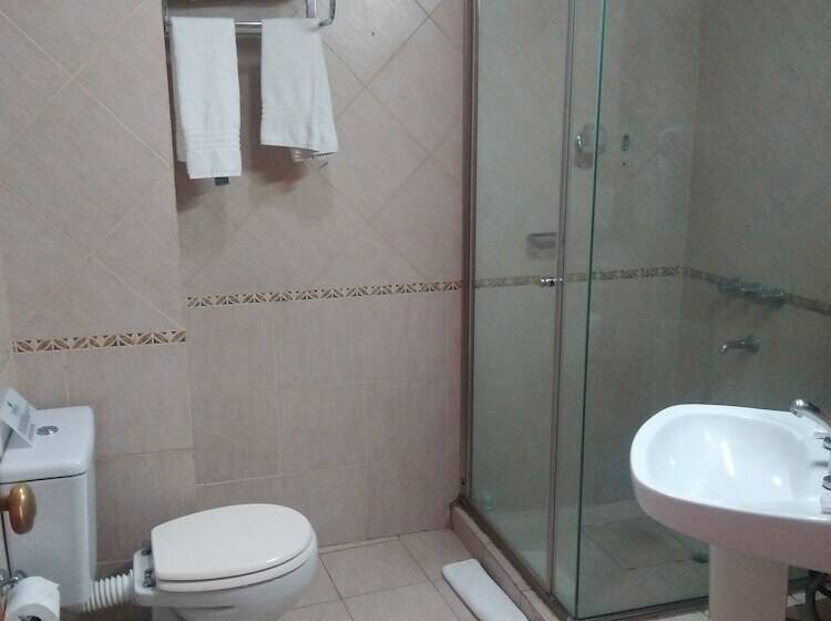 اتاق استاندارد سه نفره, Up Tribeca