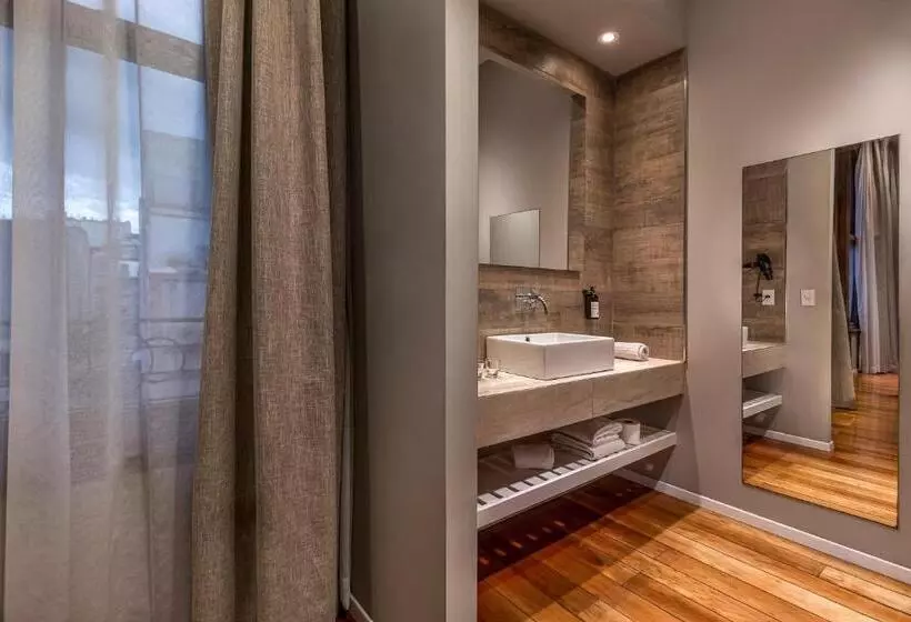 اتاق استاندارد سه نفره, Up Tribeca