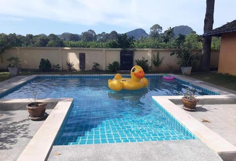 Люкс Вид на Бассейн, Khanom Garden Suite