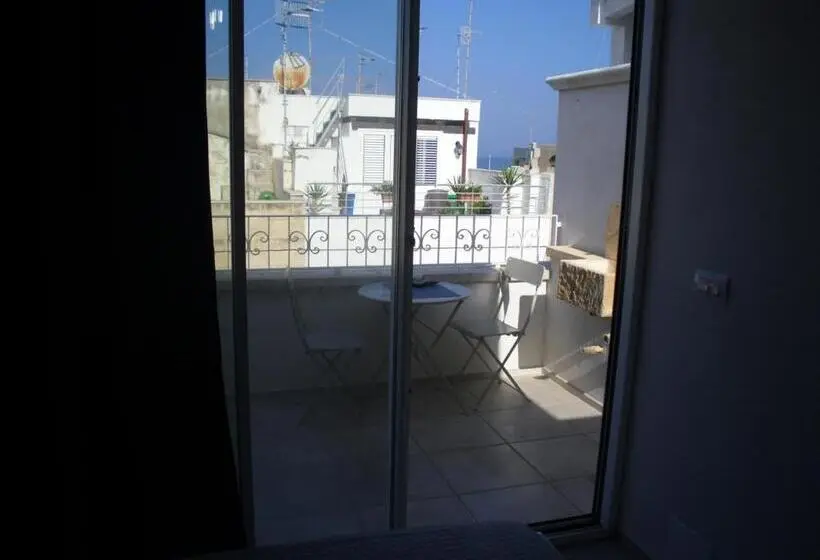 Habitació Estàndard Vista Mar, Romi