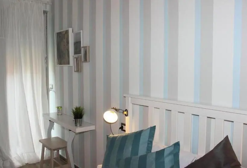 اتاق لوکس, B&b Quasi In Centro