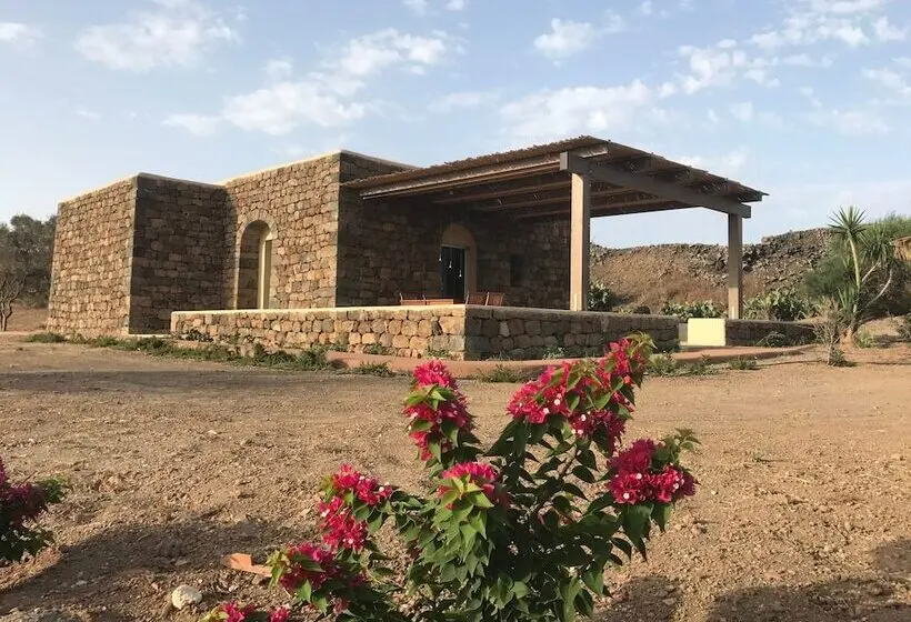سوییت لوکس, I Dammusini Di Pantelleria