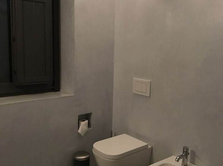 جناح ديلوكس, I Dammusini Di Pantelleria