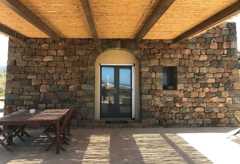 جناح ديلوكس, I Dammusini Di Pantelleria