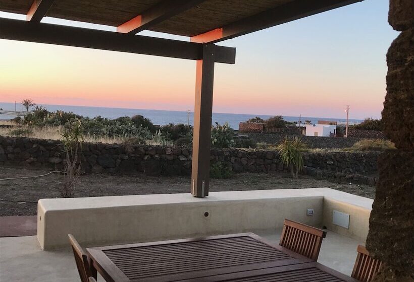 جناح ديلوكس, I Dammusini Di Pantelleria