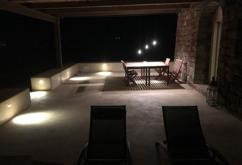 디럭스 스위트, I Dammusini Di Pantelleria