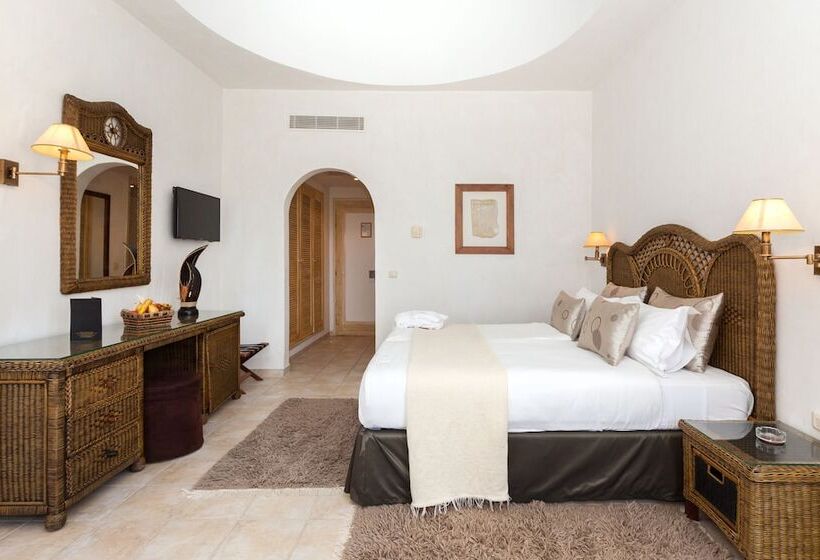 غرفة قياسية ثلاثية, Africa Jade Thalasso