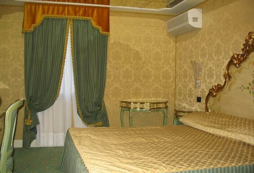 Standard Room, Belle Epoque