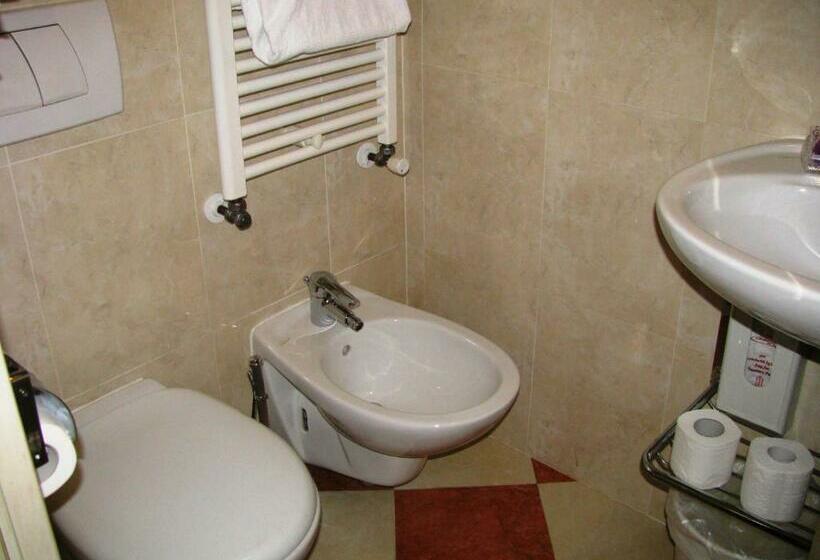 Standard Single Room, Belle Epoque