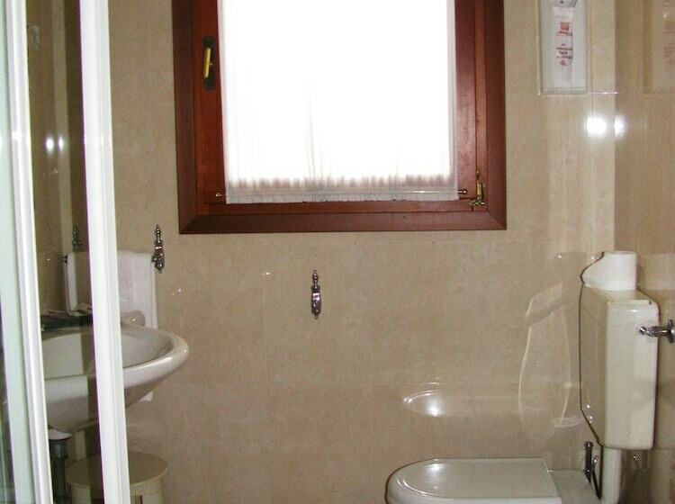 Standard Quadruple Room, Belle Epoque