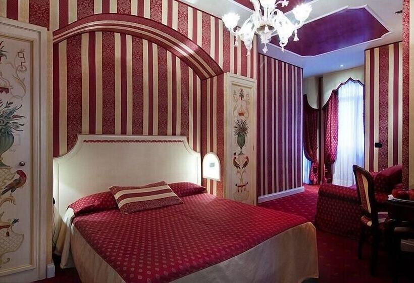 Superior Room, Belle Epoque