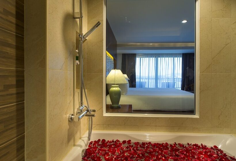 Номер Deluxe Вид на Море, Chanalai Garden Resort, Kata Beach