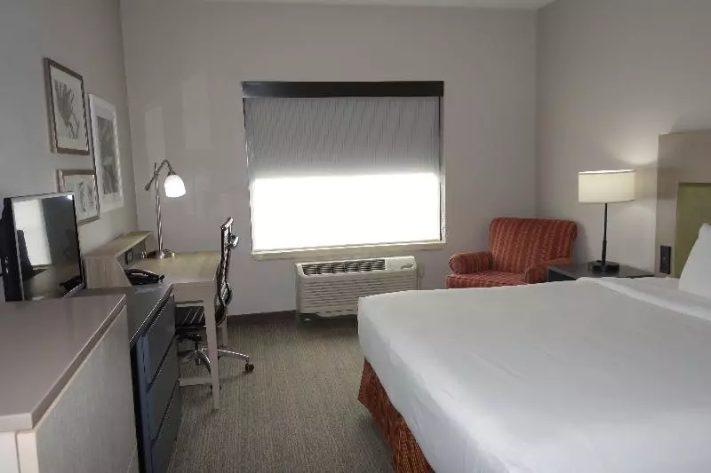 身障者適用キングサイズベッドルーム, Country Inn & Suites By Radisson, Round Rock, Tx