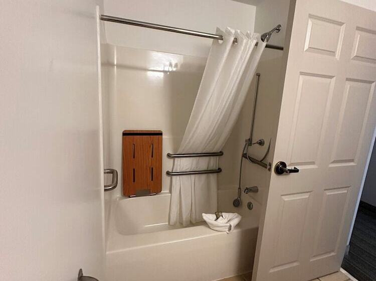 جناح لذوى الاحتياجات الخاصة, Summerville Park Inn